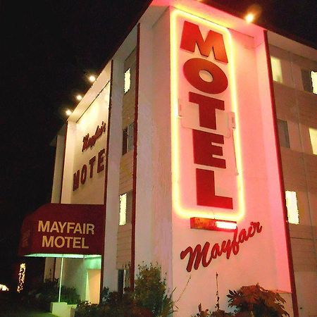 Mayfair Motel Виктория Екстериор снимка
