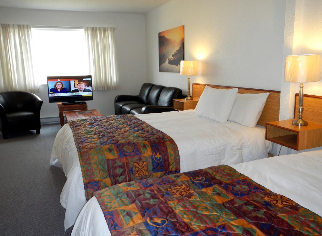 Mayfair Motel Виктория Екстериор снимка