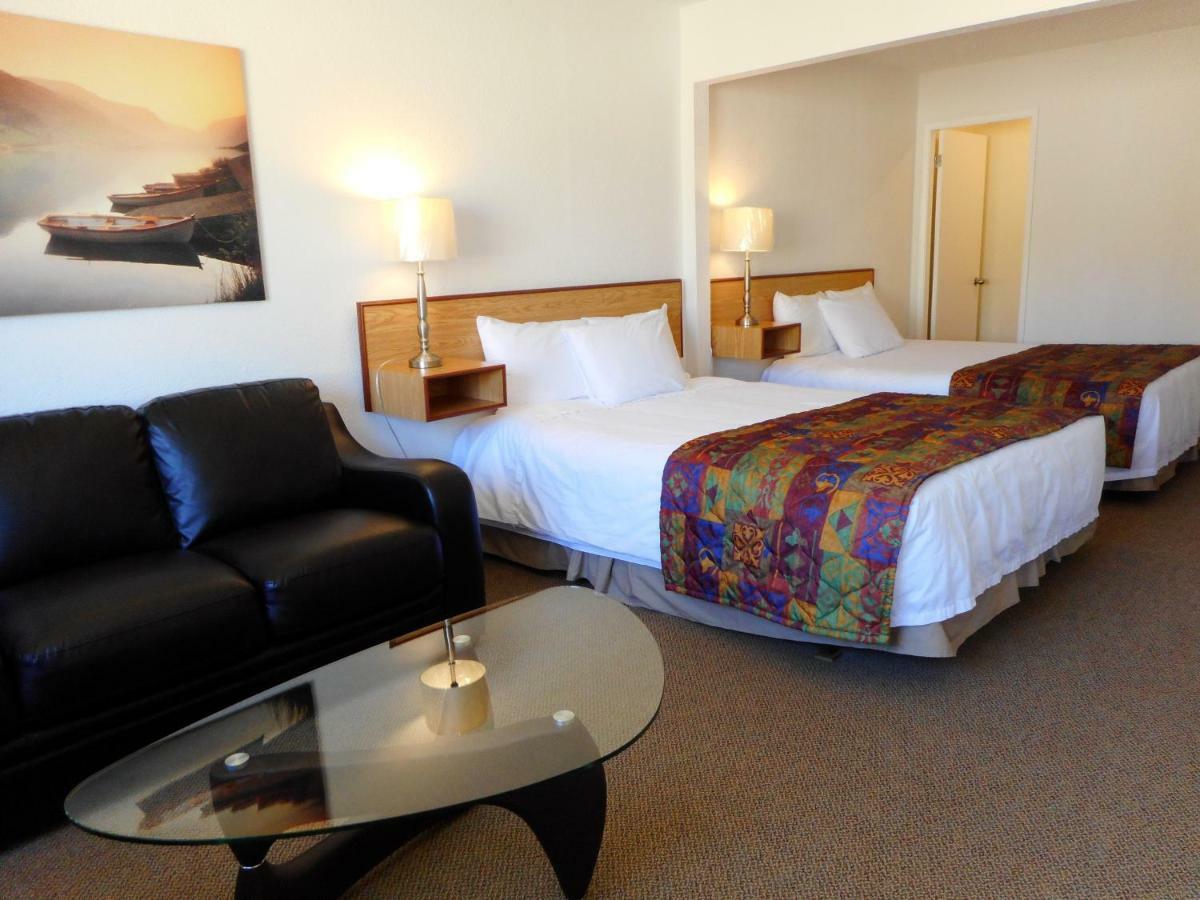 Mayfair Motel Виктория Екстериор снимка